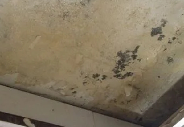 洛扎阳台漏水维修公司分享下洛扎卫生间渗水维修需要注意哪些问题。